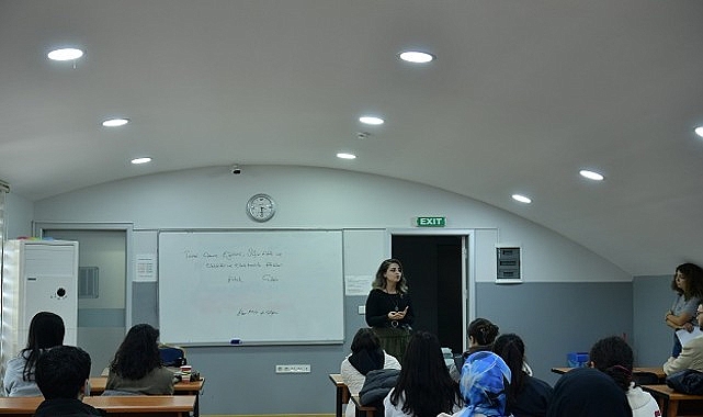 Beylikdüzü Belediyesi, elektronik atıkların doğru yönetimine dikkat çekmek amacıyla öğrencilere