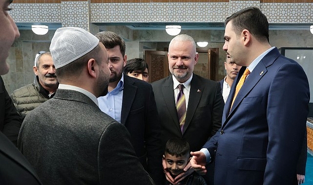 Menemen Belediyesi tarafından Şehir Parkı'nda düzenlenen “Kadir Gecesi özel” iftar