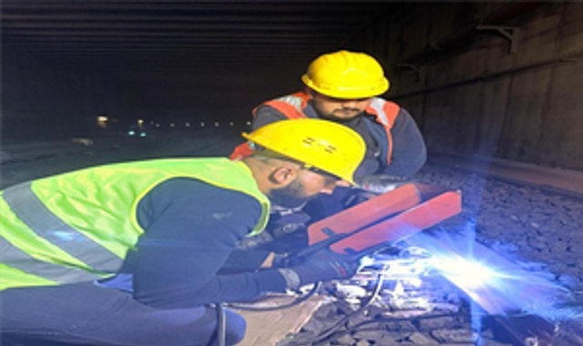 İzmir Büyükşehir Belediyesi, İzmir Metrosu’nda bakım ve iyileştirme çalışmalarını sürdürüyor.