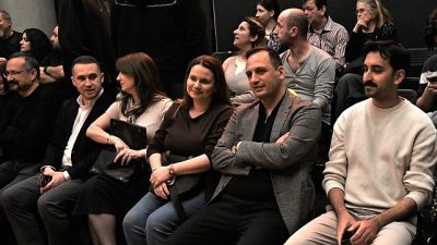 Bornova Belediyesi Şehir Tiyatrosu’nun sahnelediği, Tristan Bernays’ın ödüllü eseri “Unutmak”,