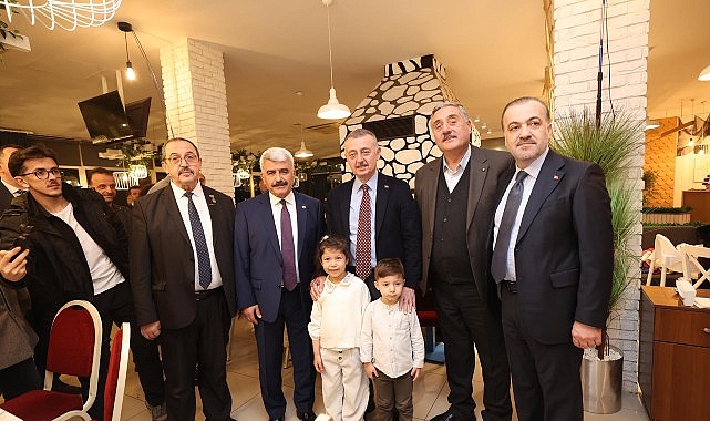 Kocaeli Büyükşehir Belediye Başkanı Tahir Büyükakın, Erzurumlular Vakfı Başkanı Ahmet