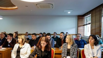 Antalya Büyükşehir Belediyesi, engelli bireylerin yaşamını kolaylaştırmaya yönelik çalışmalarını sürdürüyor.