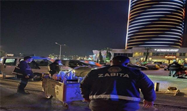 İzmir Büyükşehir Belediyesi zabıta ekipleri, Sahilevleri’nde 2 bardak çayın 300