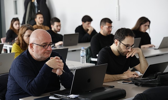 Antalya Büyükşehir Belediyesi "AI Weekend Antalya 2026" etkinliğiyle gençleri yapay