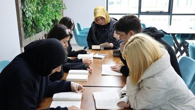 Kocaeli Büyükşehir Belediyesi’nin gençler için hayata geçirdiği Beyaz Kalpler Eğitim