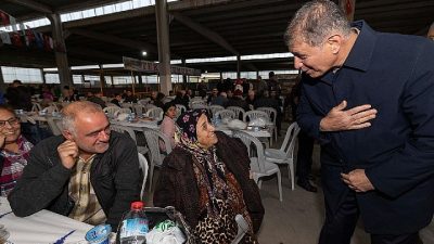 İzmir Büyükşehir Belediye Başkanı Dr. Cemil Tugay, Menemen’de düzenlenen iftar