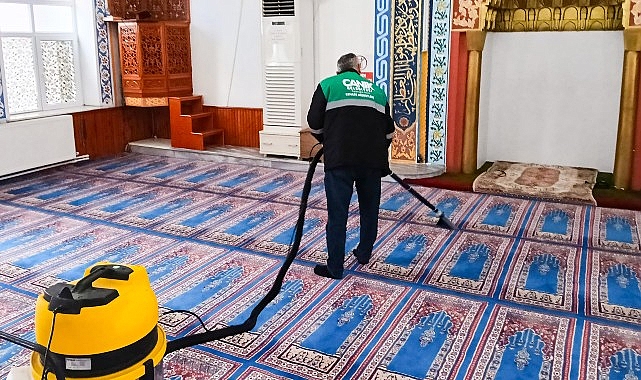 Canik Belediyesi, ilçedeki camilere yönelik temizlik çalışmalarına hummalı bir şekilde