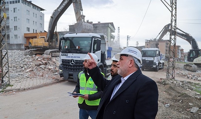 Canik Belediye Başkanı İbrahim Sandıkçı, ilçede kentsel dönüşüm çalışmalarını aralıksız