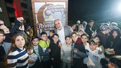 Canik Belediye Başkanı İbrahim Sandıkçı, çat kapı iftar programları ve