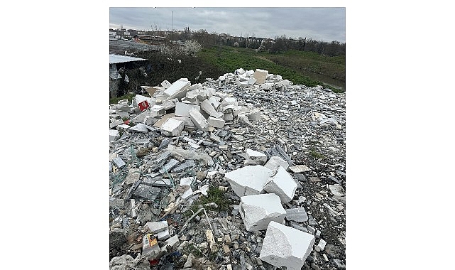 Lüleburgaz Belediyesi zabıta ekipleri, çevreyi kirletenlere göz açtırmıyor. Ekipler son