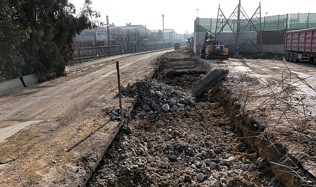 Kocaeli Büyükşehir Belediyesi, kent genelinde sürdürdüğü üstyapı çalışmalarıyla ulaşım konforunu