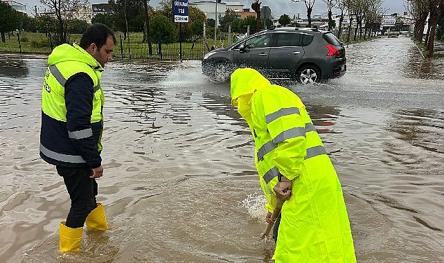 Didim’de etkisini gösteren kuvvetli yağışlarda, Didim Belediyesi ekipleri görev başında