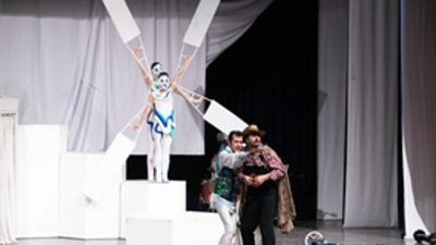 İzmir Büyükşehir Şehir Tiyatroları, “Don Kişot–Çağdaş Bir Masal” oyununu Torbalı’da