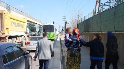 Kocaeli Büyükşehir Belediyesi Zabıta ekipleri, dilencilik yaparak vatandaşların duygularını istismar