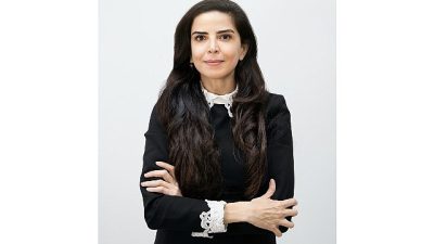 Evdeki robotik asistana dert anlatan, ChatGPT ile test çözen ya