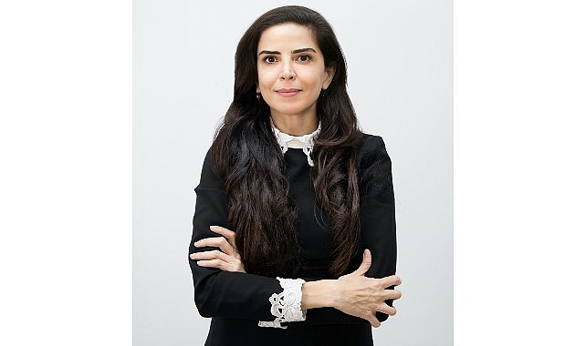 Evdeki robotik asistana dert anlatan, ChatGPT ile test çözen ya