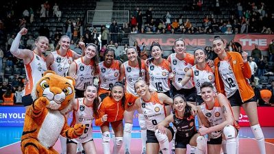 Eczacıbaşı Dynavit, Vodafone Sultanlar Ligi’nin 26. haftasında kendi evinde Aydın