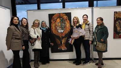 Kartepe Belediyesi, anlamlı bir sergiye ev sahipliği yapıyor. Sanatçı Sare