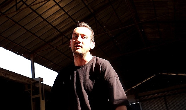 Emre Ogden, ilk albümü “Anhedoni”yi On Air Music Co. etiketiyle