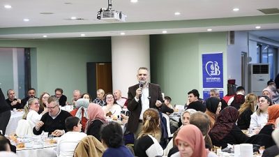 İstanbul Bayrampaşa Belediyesi’nin engelli vatandaşlar ve aileleri için düzenlediği iftarda
