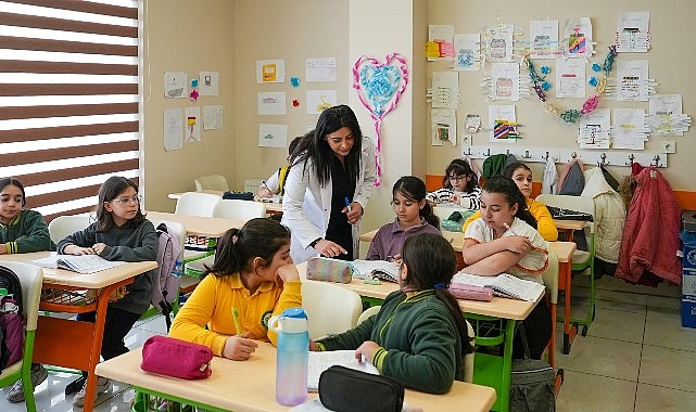 Maltepe Belediyesi bünyesinde faaliyet gösteren Fındıklı Mahalle Evi, eğitimden sosyal