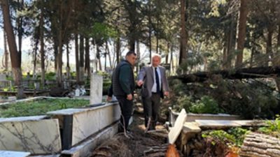 İzmir Büyükşehir Belediyesi, kentte etkili olan şiddetli yağış ve fırtınanın