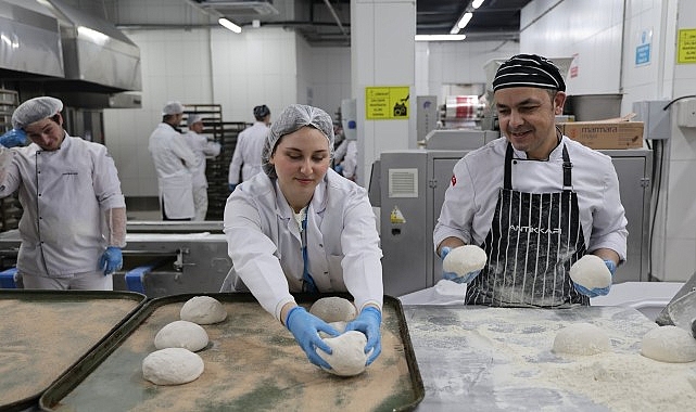Kocaeli Büyükşehir Belediyesi öncülüğünde yürütülen “İyilik Kılavuzu Projesi” kapsamında sahaya