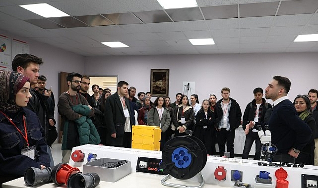 Osmangazi Belediyesi, gençleri girişimcilik ekosistemiyle buluşturmak amacıyla düzenlediği ‘Girişimci Kafası’