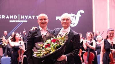 İzmir’de daha önce Hyatt Regency markasıyla hizmet veren otel, Grand