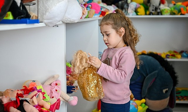 Bornova Belediyesi, ekonomik zorluk yaşayan çocuklar için Altındağ Atatürk Kültür