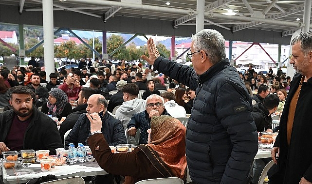 Kemer Belediye Başkanı Necati Topaloğlu ev sahipliğinde düzenlenen iftar programları,