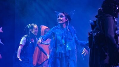 Kocaeli Büyükşehir Belediyesi bünyesindeki Halkevi Gençlik Merkezi Tiyatro Kulübü öğrencileri