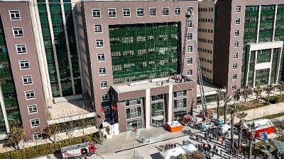 İzmir Bölge Adliye Mahkemesi’nde gerçekleştirilen geniş kapsamlı tatbikatta, şüpheli paketler