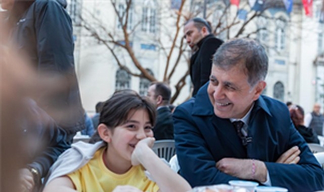 İzmir Büyükşehir Belediye Başkanı Dr. Cemil Tugay, İzmir Büyükşehir Belediyesi