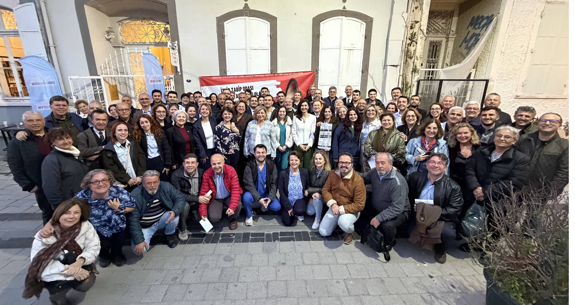 Yeni nefes, ortak gelecek” sloganıyla yola çıkan İzmir Çağdaş Hekim