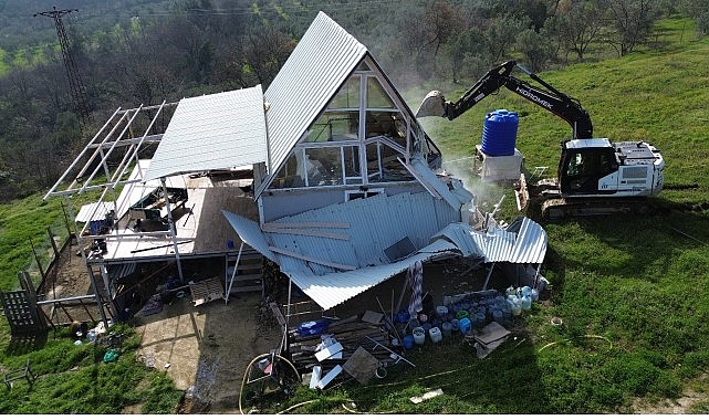 İznik Belediyesi, ilçedeki tarım arazilerinin korunması amacıyla kaçak yapılara yönelik
