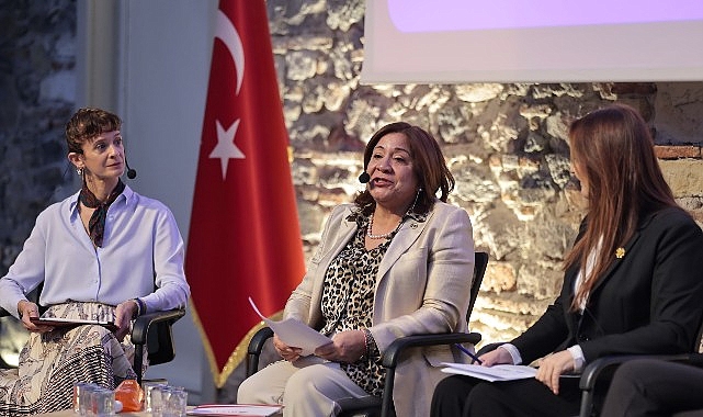 Konak Belediyesi’nin Dünya Kadınlar Günü kapsamında düzenlediği “Kadınlar ve Ekonomik