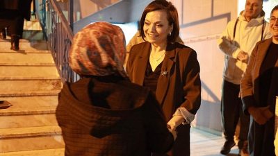 Karabağlar Belediyesi, Ramazan ayı boyunca teravih namazı sonrası vatandaşlara şerbet