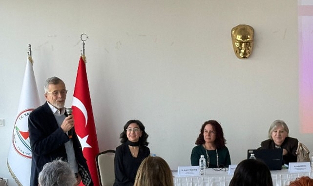 Karşıyaka Belediyesi tarafından Çatı Bostanlı Kültür Merkezi’nde düzenlenen ‘Kent ve Kadın’