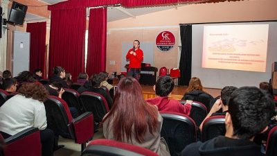 Karşıyaka Belediyesi, Deprem Haftası kapsamında ilçedeki okullarda teorik ve uygulamalı