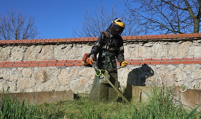 Kartepe Belediyesi, Ramazan Bayramı öncesinde vatandaşların kabir ziyaretlerini daha huzurlu