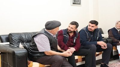 Kartepe Belediyesi, geleneksel kent bayramlaşması kapsamında gönüllere dokunmaya devam ediyor.