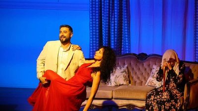 Göreve geldikten sonra kurulan Karabağlar Kent Tiyatrosu’nun Karabağlar’ın hikâyesi olduğunu