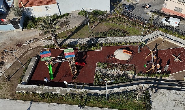 Konak Belediyesi, yağmur suyunun etkin kullanılmasını sağlayarak çevreye estetik bir