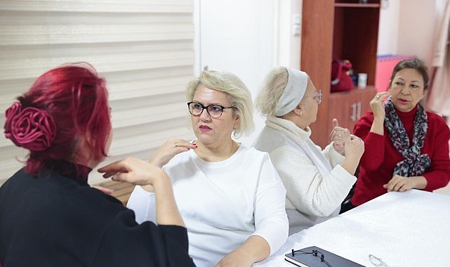 Konak Belediyesi’nin İleri Yaş Sağlıklı Yaşam Merkezi’nde devam eden İşaret