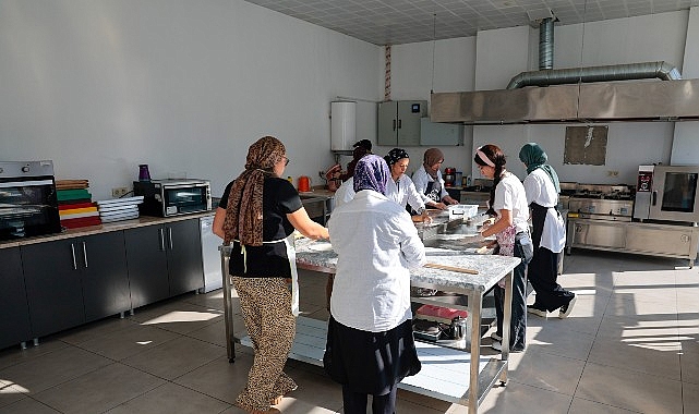 Konak Belediyesi’nin İzmir Büyükşehir Belediyesi Meslek Fabrikası işbirliğiyle Toros Sosyal