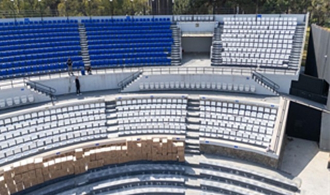 İzmir Büyükşehir Belediyesi, Kültürpark Atatürk Açık Hava Tiyatrosu’nda büyük bir