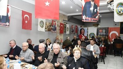 Malkara Belediyesi tarafından düzenlenen iftar programında, geçmiş dönem Malkara Belediye