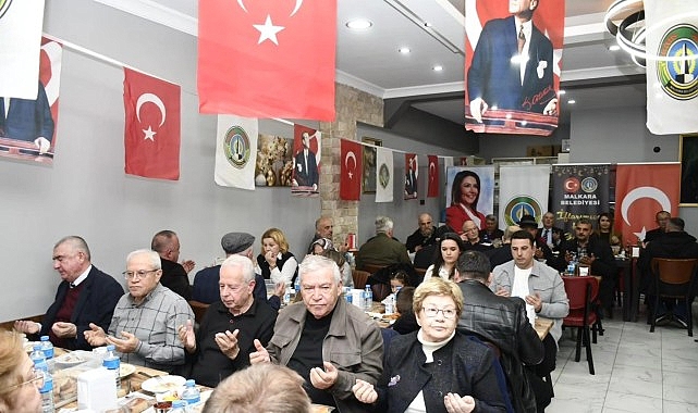 Malkara Belediyesi tarafından düzenlenen iftar programında, geçmiş dönem Malkara Belediye