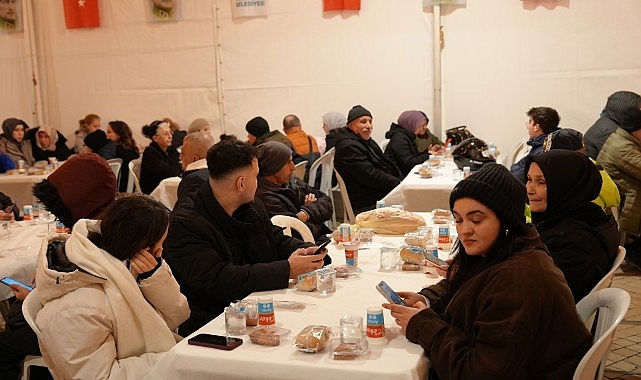Maltepe Belediyesi, Ramazan ayı boyunca sürdürdüğü geleneksel iftar programıyla vatandaşları